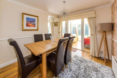 6 Millfields Way-dining.jpg