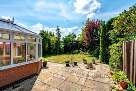 6 Millfields Way-gdn.jpg