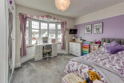 36 Pennhouse Avenue-Bedroom 2.jpg