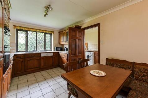 The Wendy House-Kitchen (2).jpg