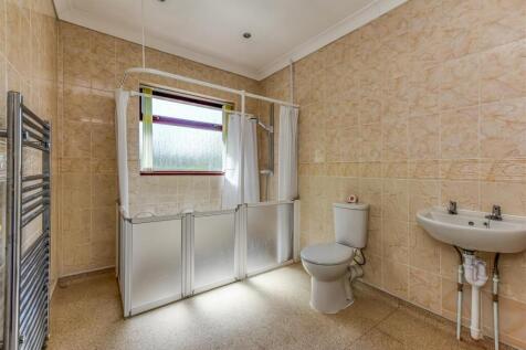 87 Wakeley Hill-Bathroom.jpg