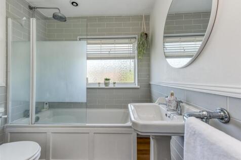 53 Wakeley Hill-Bathroom.jpg