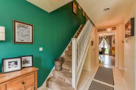 5 Taper Close-Hall.jpg