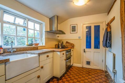 Walnut tree Cottage-Kitchen (2).jpg