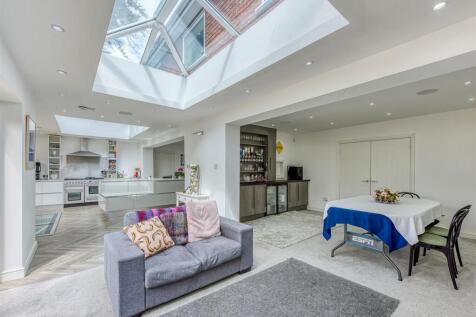 Stonegarth-Dining Area.jpg