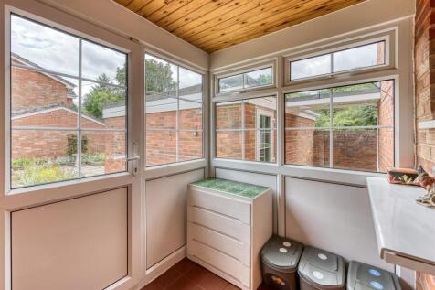 5 Churchward Grove-Lobby.jpg