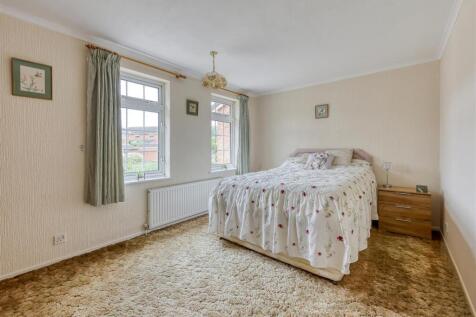 5 Churchward Grove-Bedroom 1.jpg