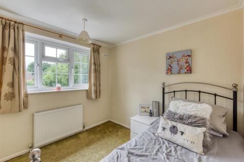 5 Churchward Grove-Bedroom 3.jpg