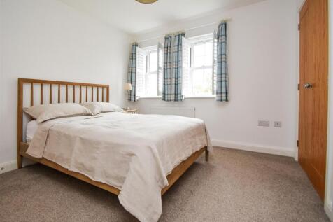 Eden House - Bed 2.jpg