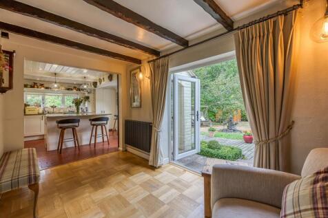 Smestow Gate Cottage-Hall (2).jpg