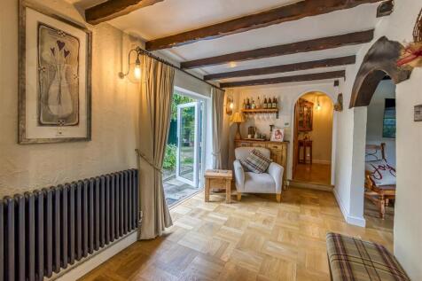 Smestow Gate Cottage-Hall.jpg