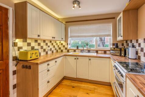 12 Strathmore Crescent-Kitchen.jpg