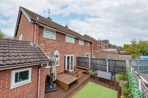 12 Strathmore Crescent-External.jpg