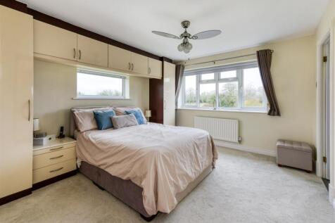 103 Six Ashes Road-bed1.jpg