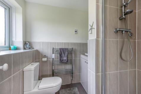 103 Six Ashes Road-bed1 ensuite.jpg