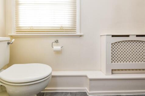 5 Old Hall - Cloakroom.jpg