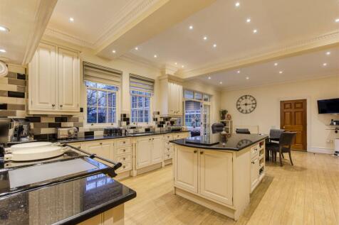 Lea House-dining kitchen2.jpg