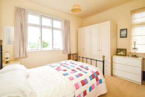 33 Horsebrook Lane - Bedroom 1.jpg
