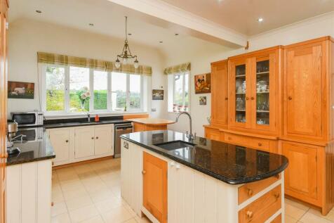 Tudor Lodge - Breakfast Kitchen.jpg