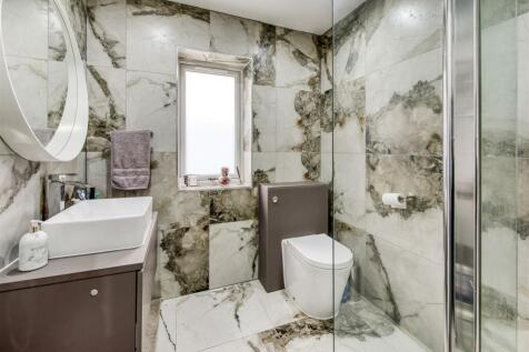 Church View-bed2 ensuite.jpg