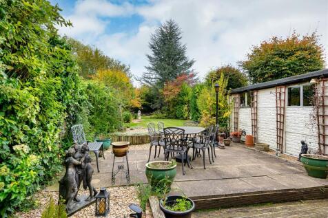 77 Woodland Road-garden2.jpg