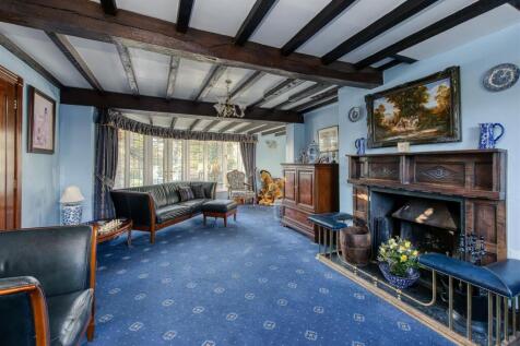 Natsfield House-lounge1.jpg
