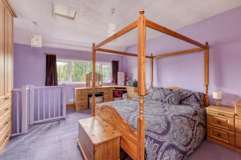 Natsfield House-bed3.jpg