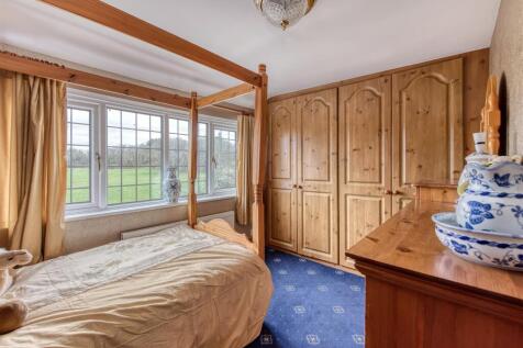 Natsfield House-bed4.jpg