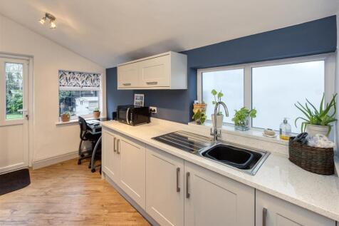 42 Wootton Road-laundry.jpg