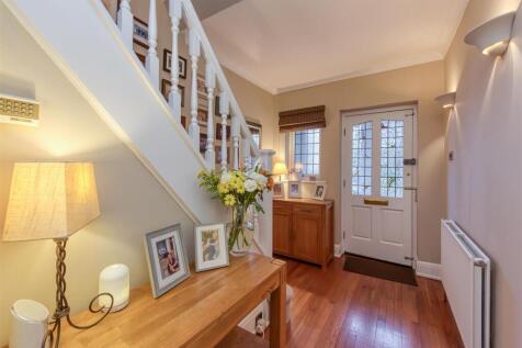 42 Wootton Road-hall1.jpg