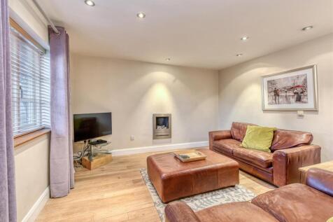 6 Engleton Lane-sitting2.jpg