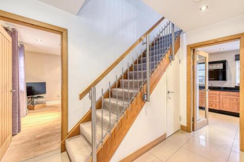 6 Engleton Lane-hall1.jpg