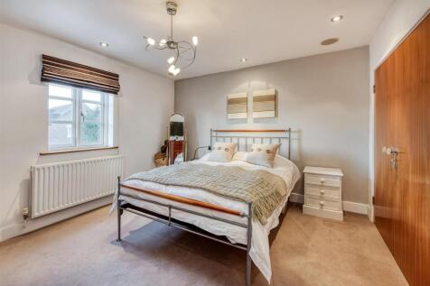 6 Engleton Lane-bed1b.jpg