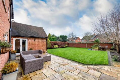 6 Engleton Lane-garden1.jpg