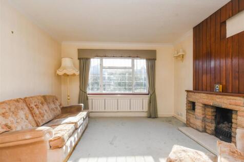 10 Farm Road - Lounge.jpg
