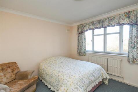 10 Farm Road - Bedroom 2.jpg