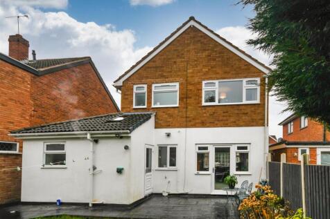 2 Yeadon Gardens - Rear.jpg