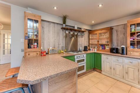 13 The Square-kitchen3.jpg