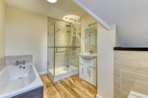 The Peel House-bathroom.jpg