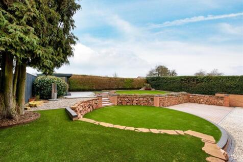 The Peel House-garden2.jpg
