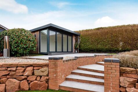 The Peel House-garden4.jpg