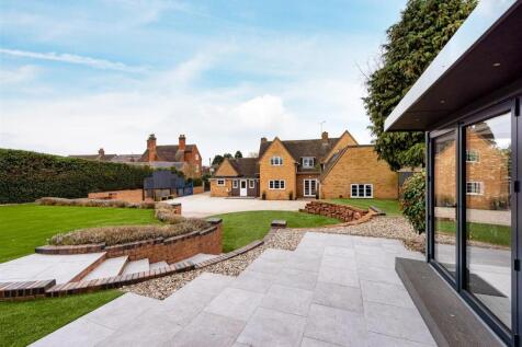 The Peel House-garden3.jpg