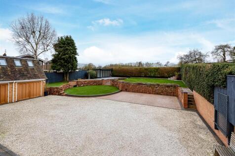 The Peel House-garden1.jpg
