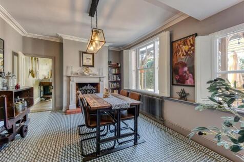 49 Richmond Road-dining1.jpg