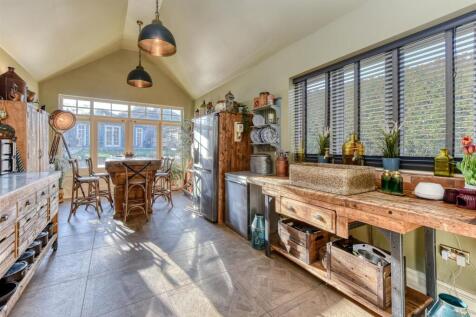 49 Richmond Road-kitchen2.jpg