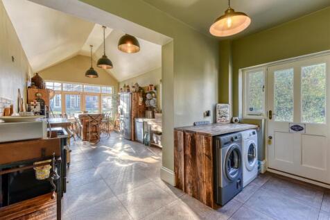 49 Richmond Road-kitchen1.jpg