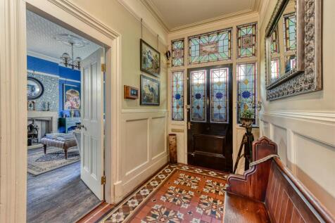 49 Richmond Road-hall1.jpg