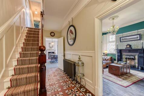 49 Richmond Road-hall3.jpg