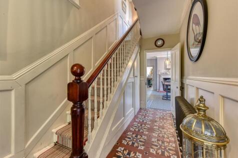 49 Richmond Road-hall4.jpg