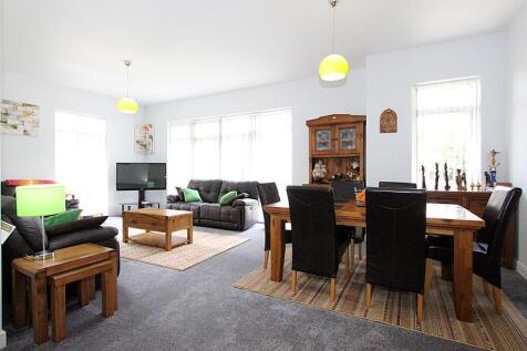 14 danescourt manor lr4..jpg